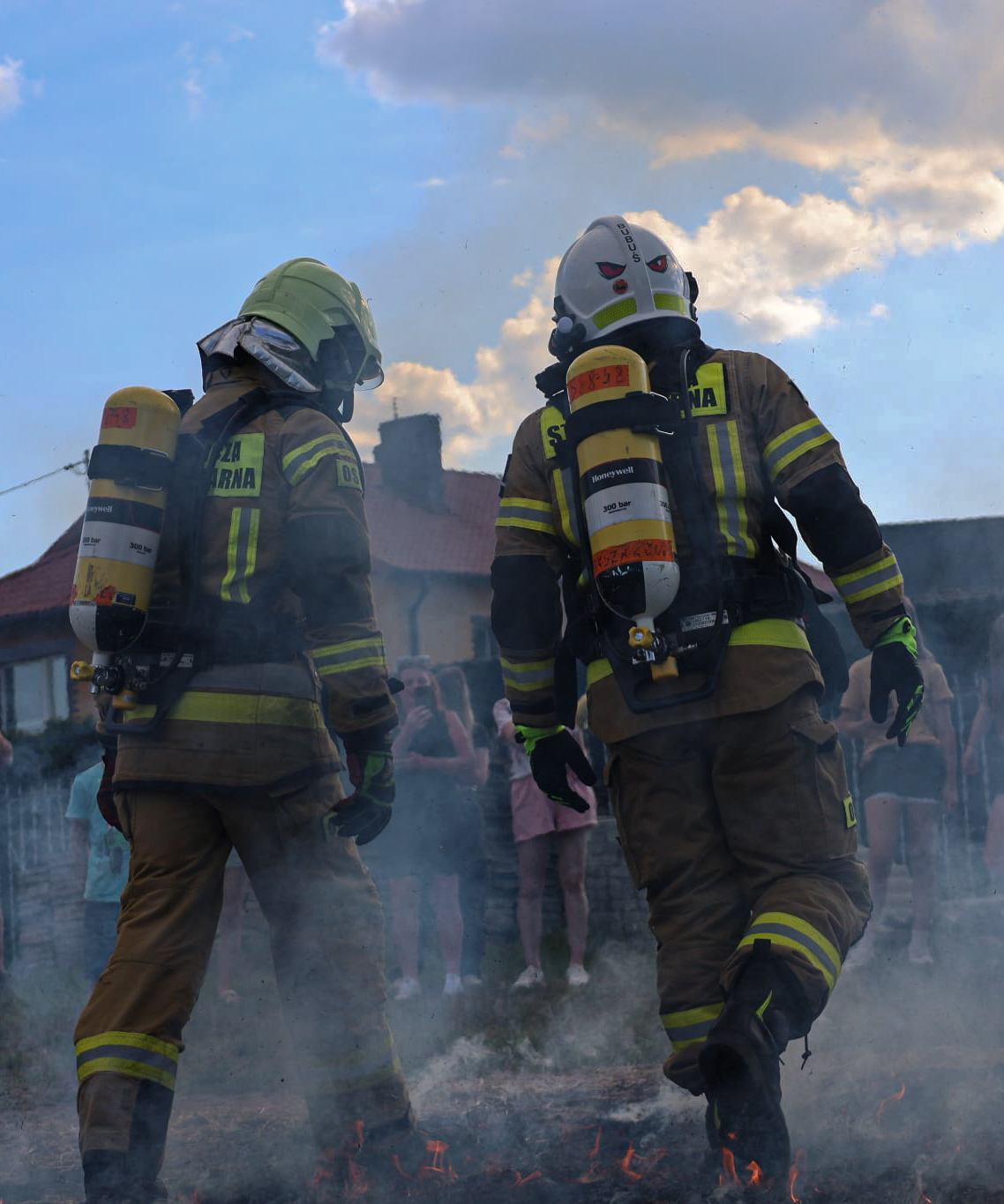 Dwóch wchodzi = Dwóch wychodzi